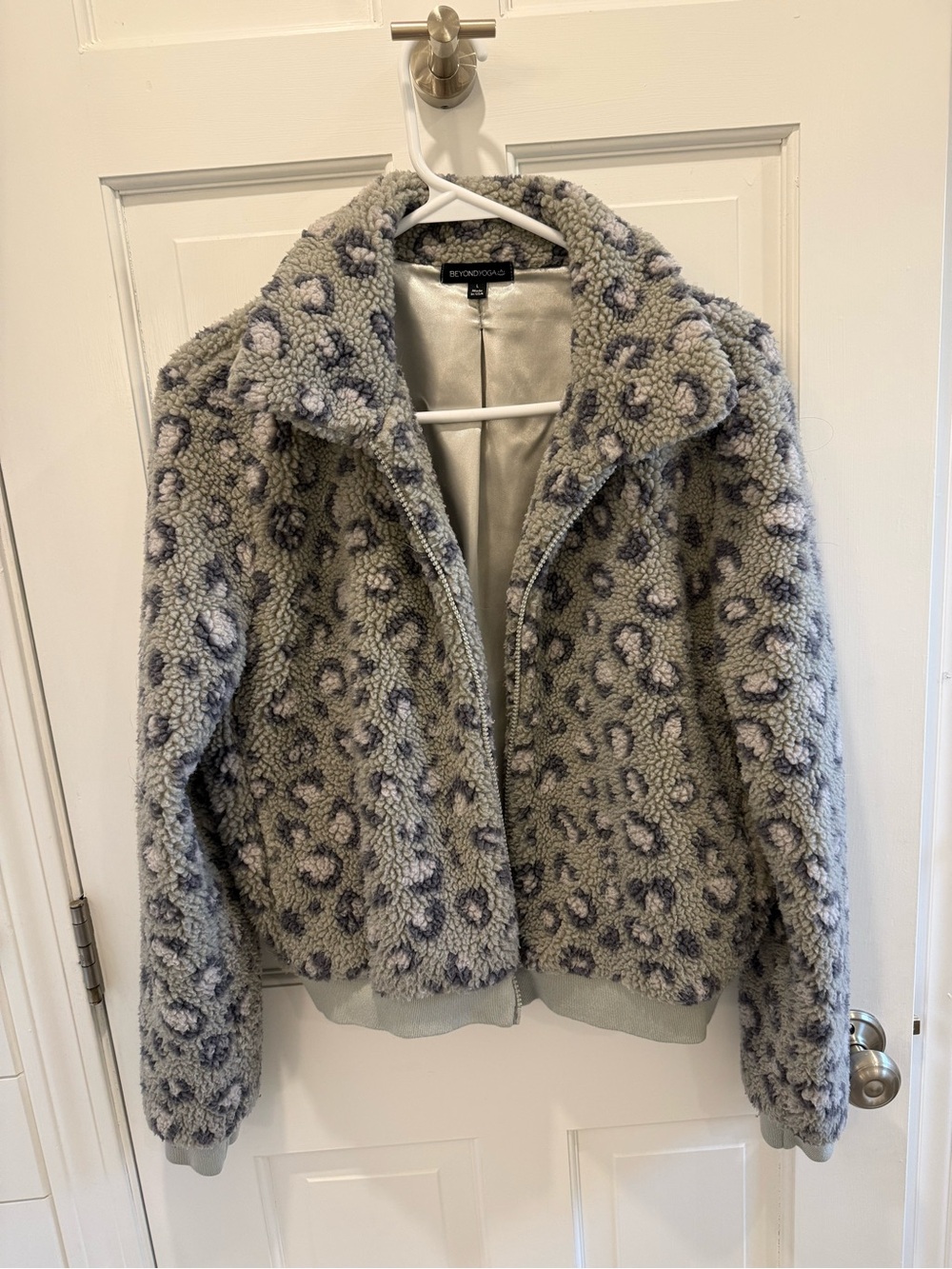 Beyond Yoga Gray Leopard Sherpa Teddy Jacket